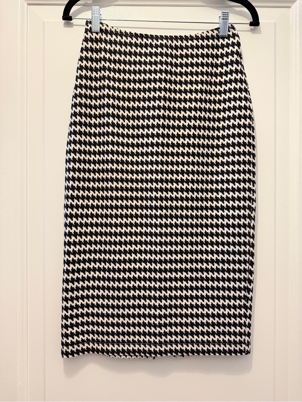 American Apparel Black & White Houndstooth Pencil Skirt